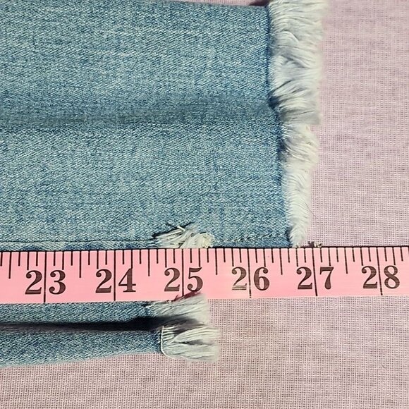 Prettie Baddie distressed raw hem jeans - Picture 6 of 11